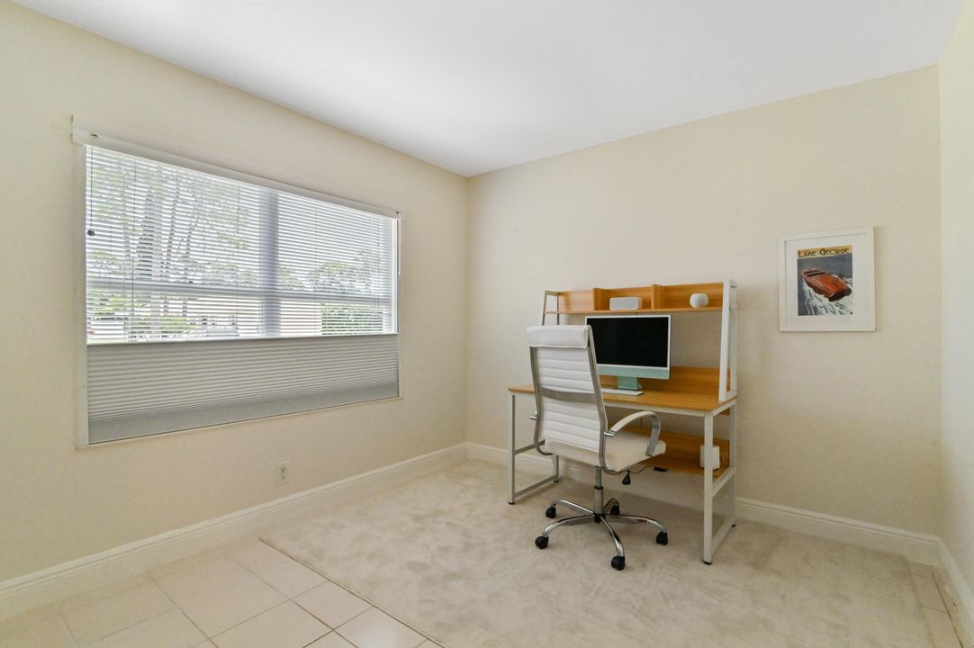 For Sale: $395,000 (2 beds, 2 baths, 1077 Square Feet)