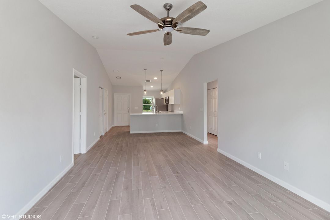 For Sale: $394,000 (3 beds, 2 baths, 1135 Square Feet)
