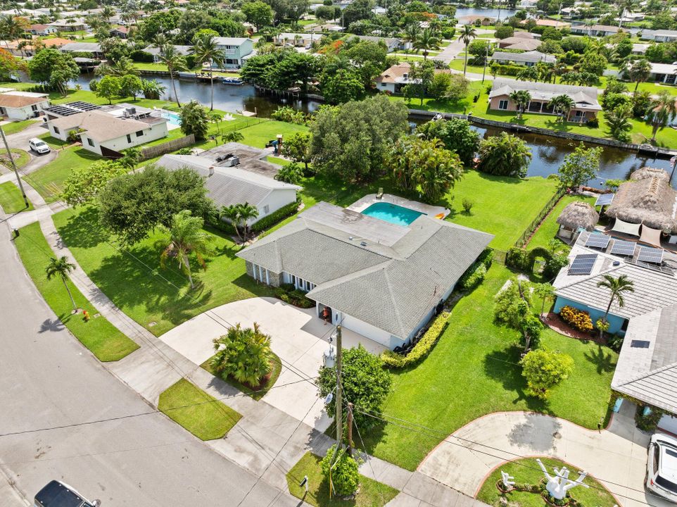 For Sale: $869,500 (3 beds, 2 baths, 1827 Square Feet)