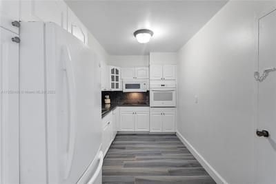 For Rent: $2,600 (1 beds, 1 baths, 985 Square Feet)