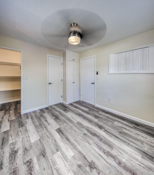 Active With Contract: $1,600 (1 beds, 1 baths, 450 Square Feet)