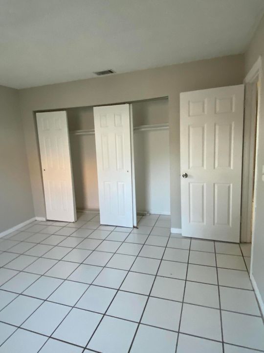 For Rent: $1,900 (2 beds, 1 baths, 852 Square Feet)