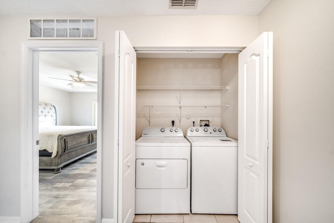 For Sale: $283,925 (2 beds, 2 baths, 1350 Square Feet)