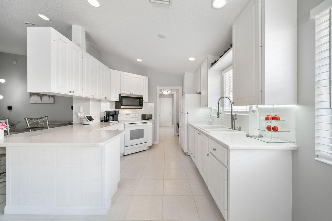 For Sale: $520,000 (2 beds, 2 baths, 1526 Square Feet)