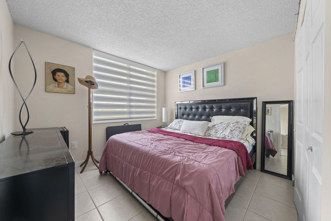 For Sale: $255,000 (1 beds, 1 baths, 690 Square Feet)