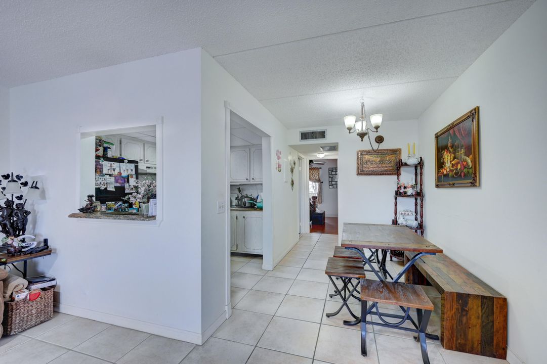 Active With Contract: $1,500 (1 beds, 1 baths, 642 Square Feet)