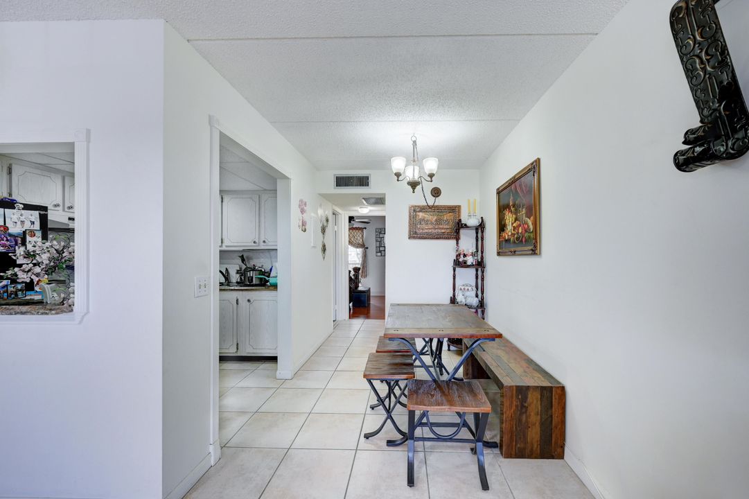 Active With Contract: $1,500 (1 beds, 1 baths, 642 Square Feet)