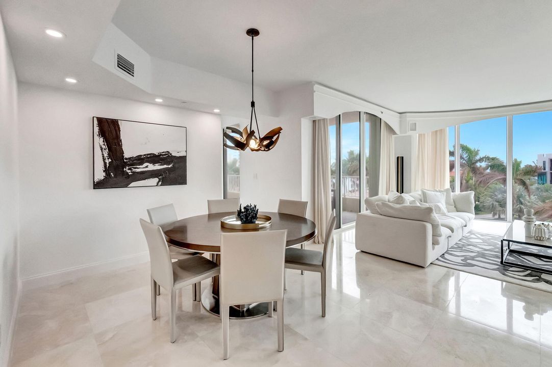 Active With Contract: $2,350,000 (3 beds, 3 baths, 2661 Square Feet)