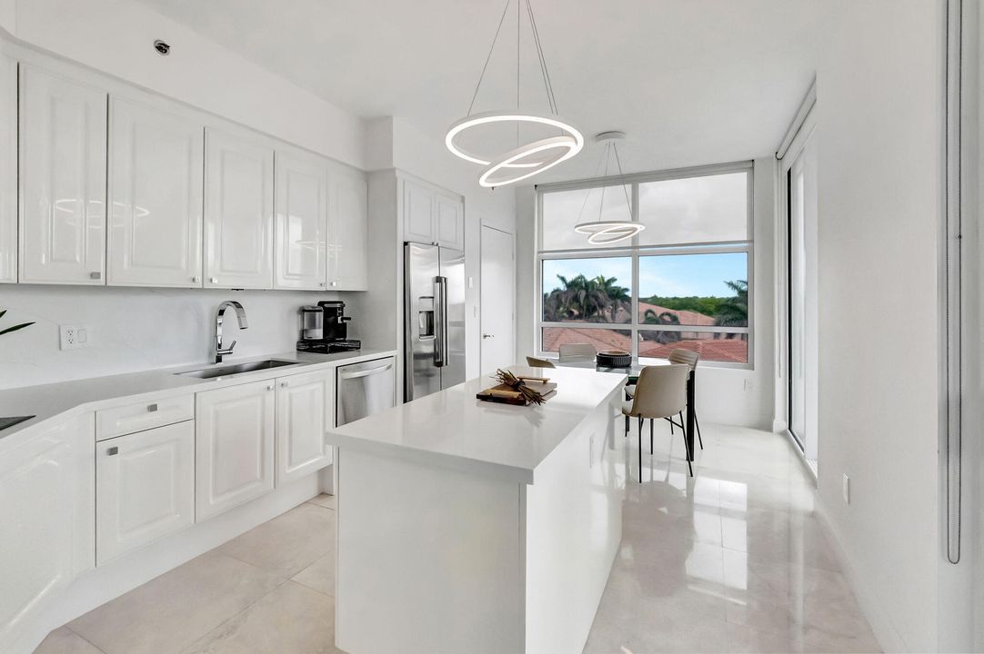 Active With Contract: $2,350,000 (3 beds, 3 baths, 2661 Square Feet)