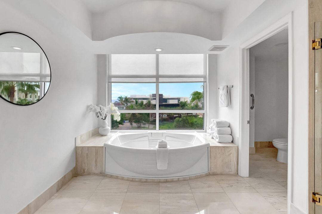 Active With Contract: $2,350,000 (3 beds, 3 baths, 2661 Square Feet)