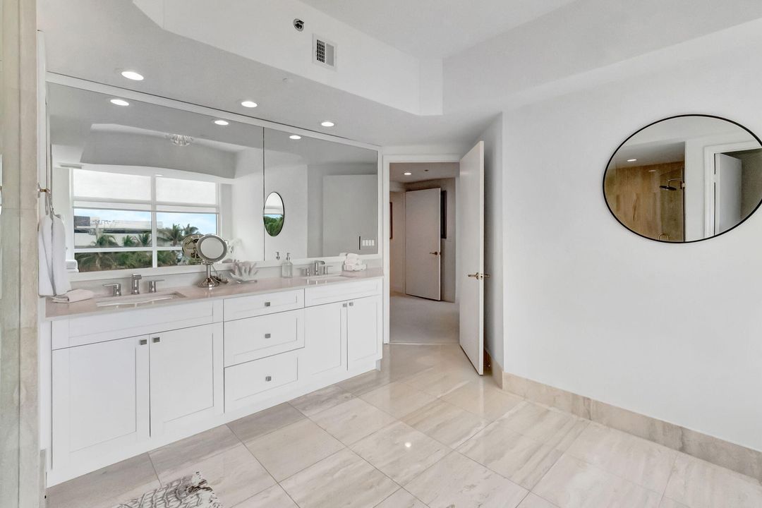 Active With Contract: $2,350,000 (3 beds, 3 baths, 2661 Square Feet)