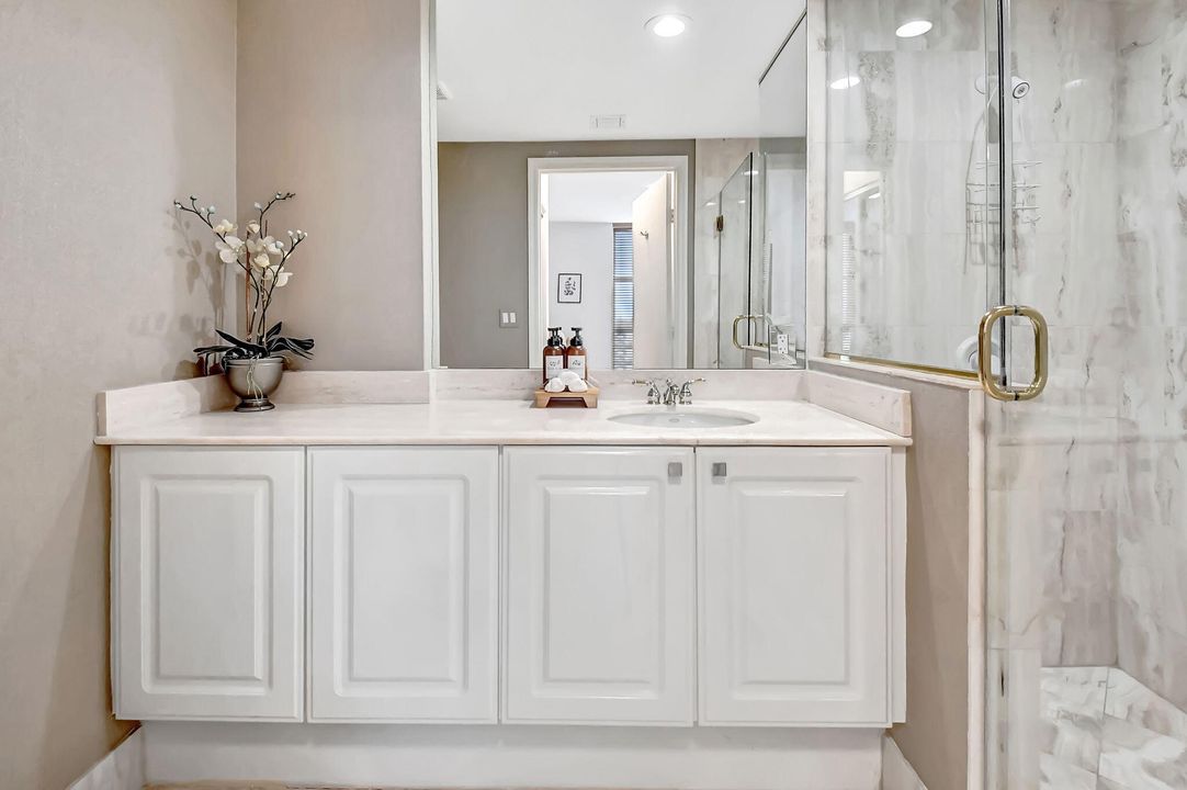 Active With Contract: $2,350,000 (3 beds, 3 baths, 2661 Square Feet)