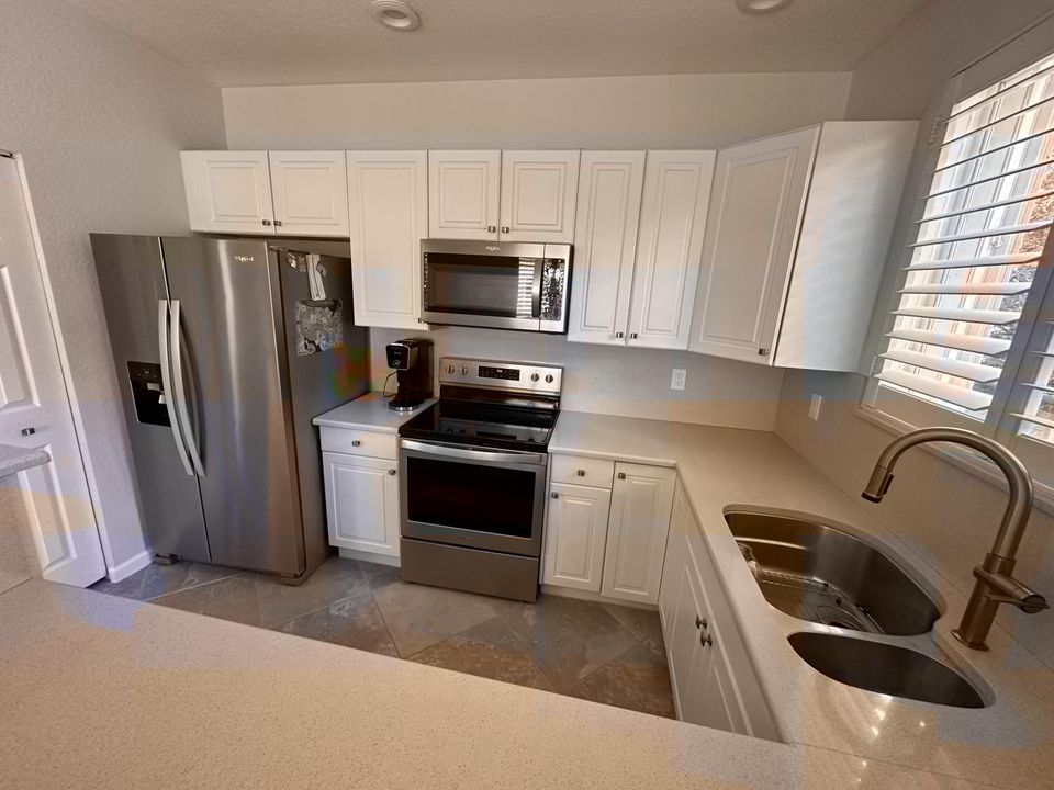 For Sale: $287,500 (2 beds, 2 baths, 1199 Square Feet)