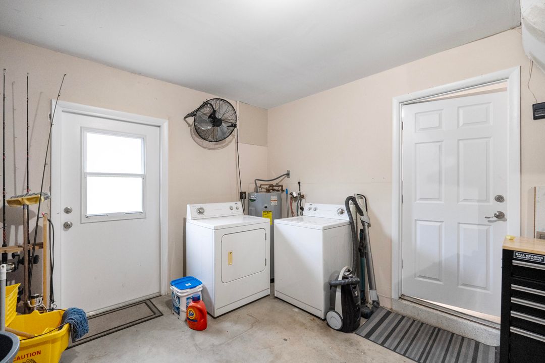 For Sale: $559,000 (2 beds, 1 baths, 1164 Square Feet)