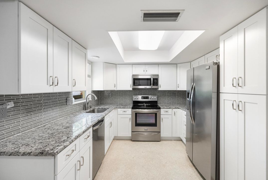 For Sale: $559,000 (2 beds, 1 baths, 1164 Square Feet)