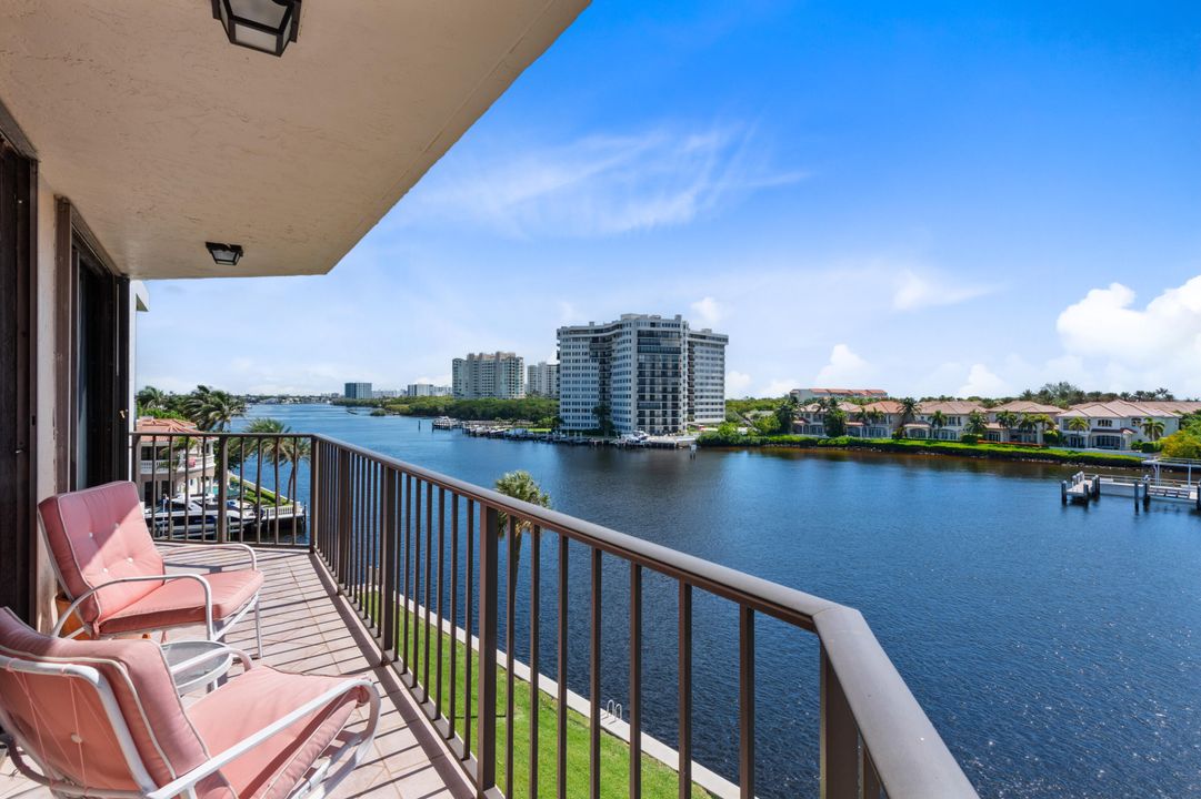 For Sale: $1,150,000 (3 beds, 2 baths, 1682 Square Feet)