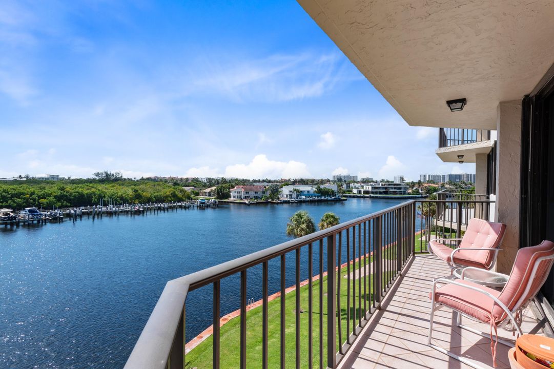 For Sale: $1,150,000 (3 beds, 2 baths, 1682 Square Feet)