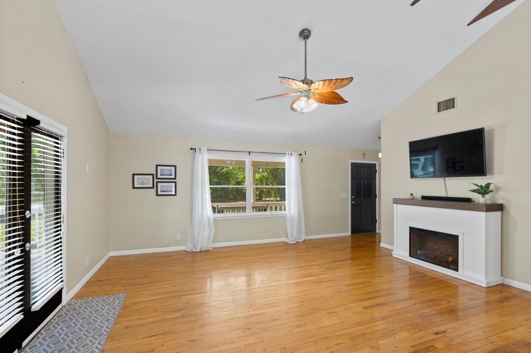 For Sale: $630,000 (3 beds, 2 baths, 1573 Square Feet)