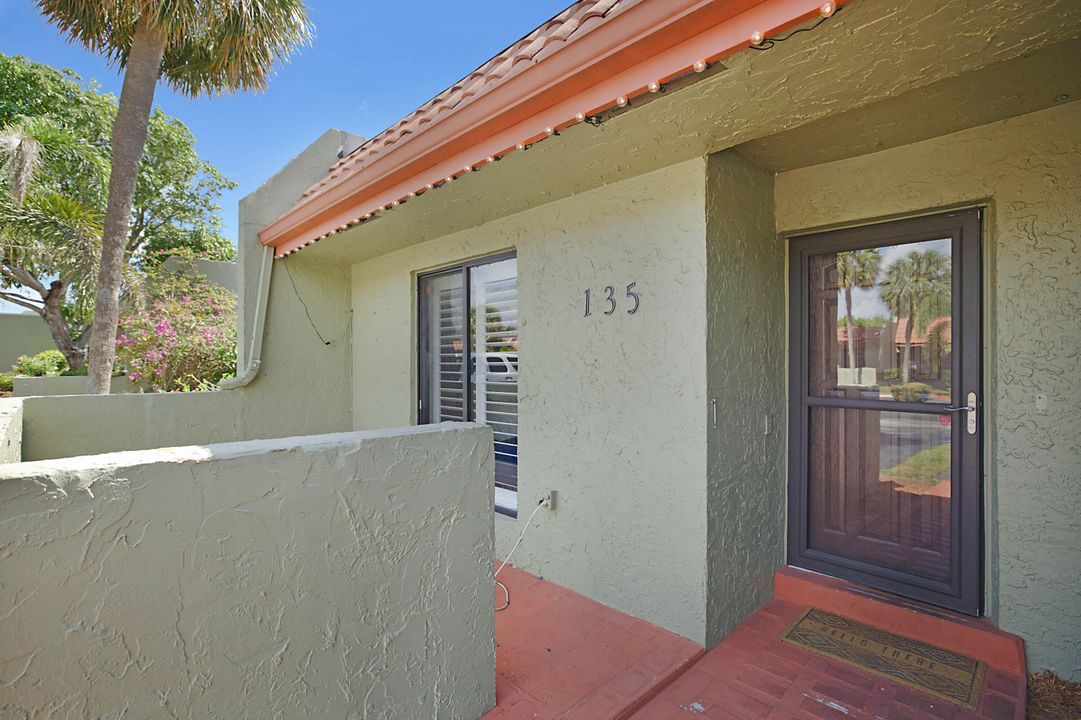 For Sale: $380,000 (2 beds, 2 baths, 1525 Square Feet)
