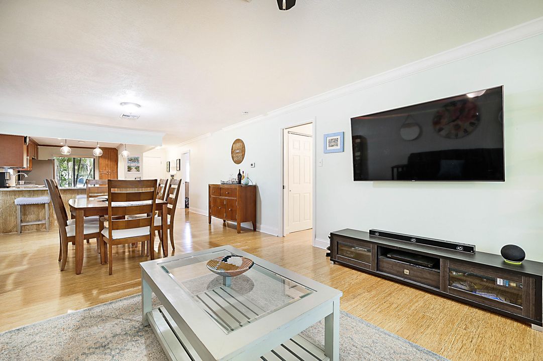 For Sale: $380,000 (2 beds, 2 baths, 1525 Square Feet)