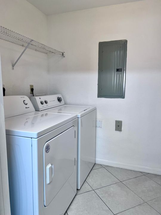 For Rent: $1,850 (2 beds, 2 baths, 1141 Square Feet)