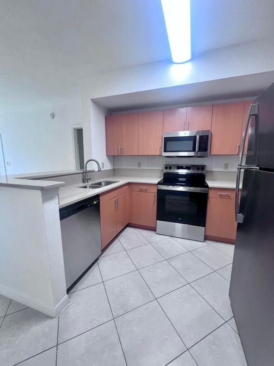 For Rent: $1,850 (2 beds, 2 baths, 1141 Square Feet)