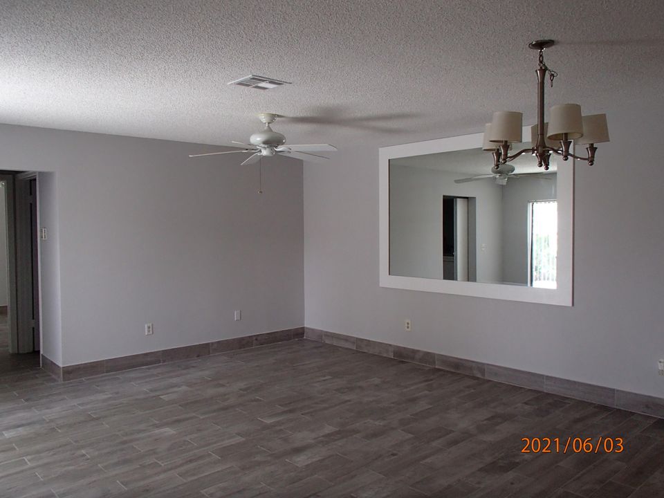 For Sale: $339,900 (2 beds, 2 baths, 1243 Square Feet)