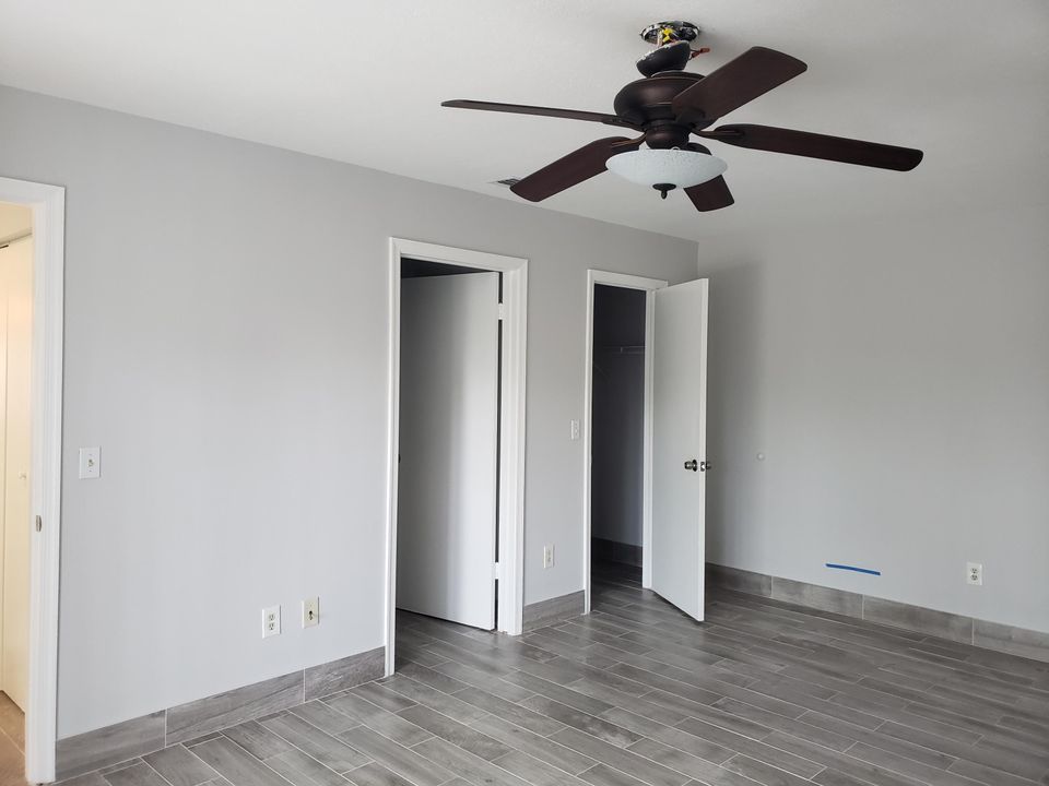 For Sale: $339,900 (2 beds, 2 baths, 1243 Square Feet)