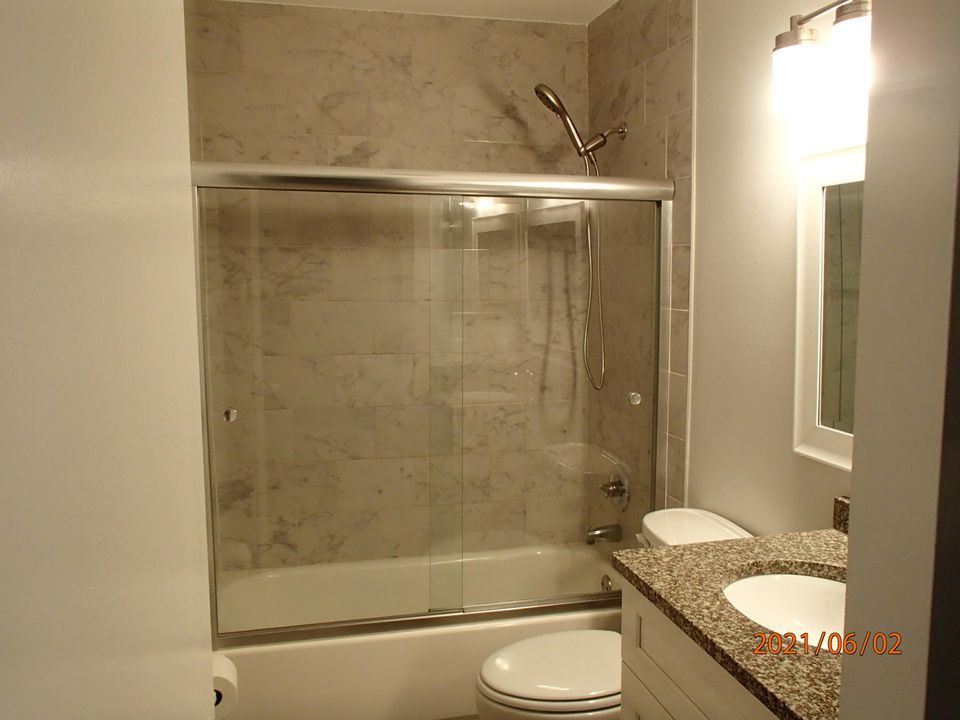 For Sale: $339,900 (2 beds, 2 baths, 1243 Square Feet)