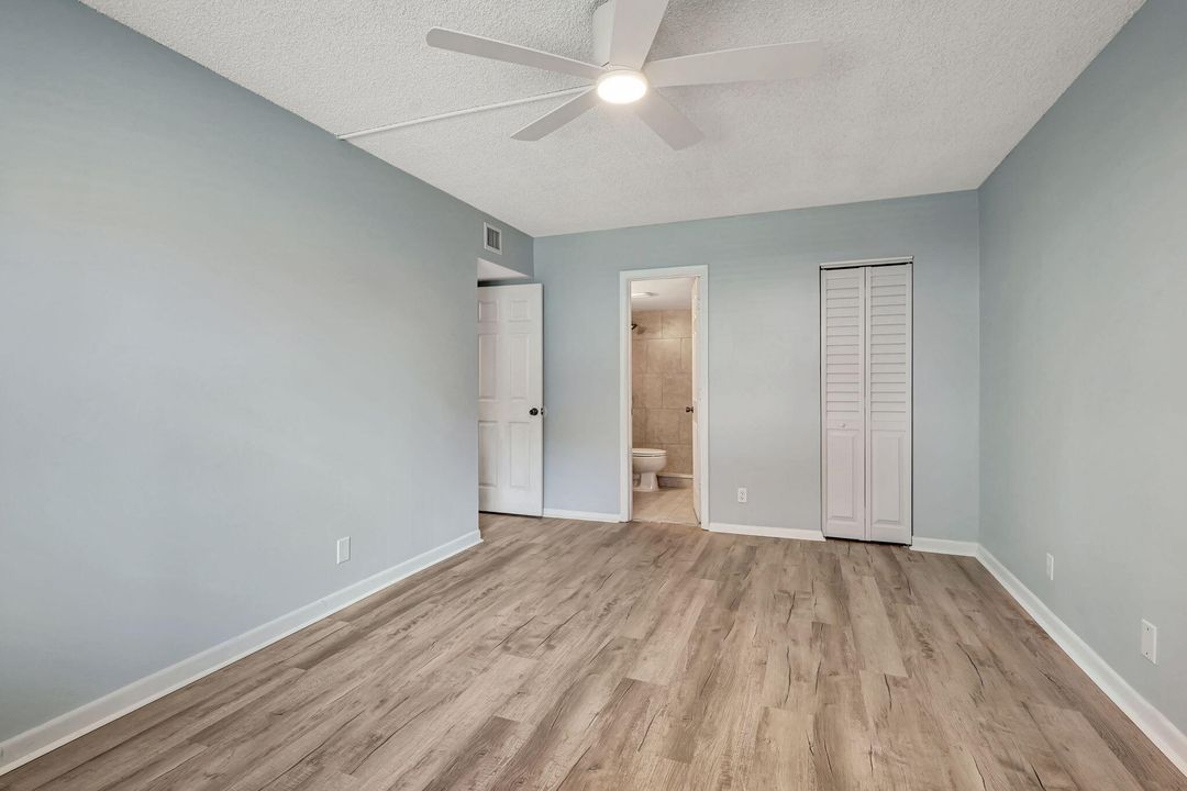 For Sale: $299,000 (2 beds, 2 baths, 1000 Square Feet)