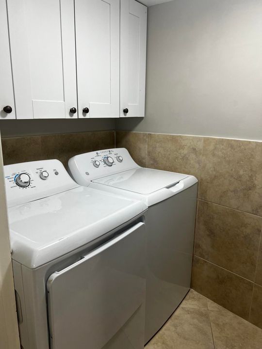 For Rent: $2,600 (2 beds, 2 baths, 1348 Square Feet)