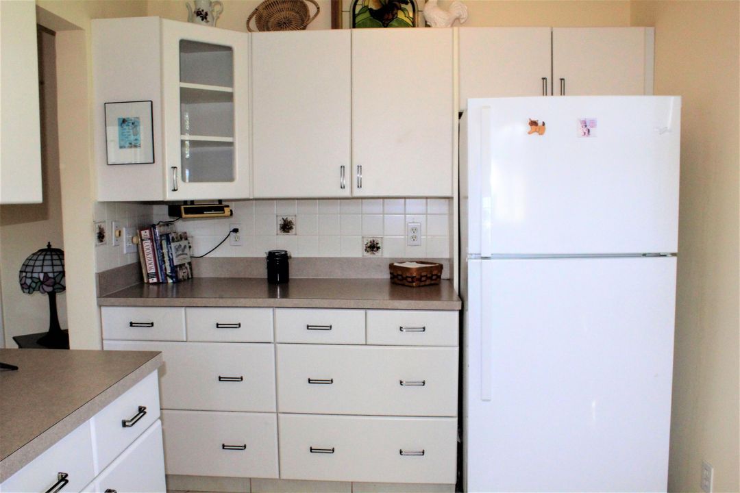 For Sale: $240,000 (2 beds, 2 baths, 980 Square Feet)
