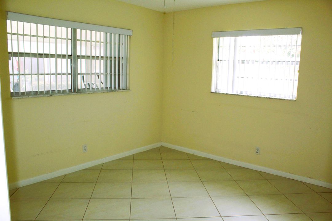 For Sale: $240,000 (2 beds, 2 baths, 980 Square Feet)