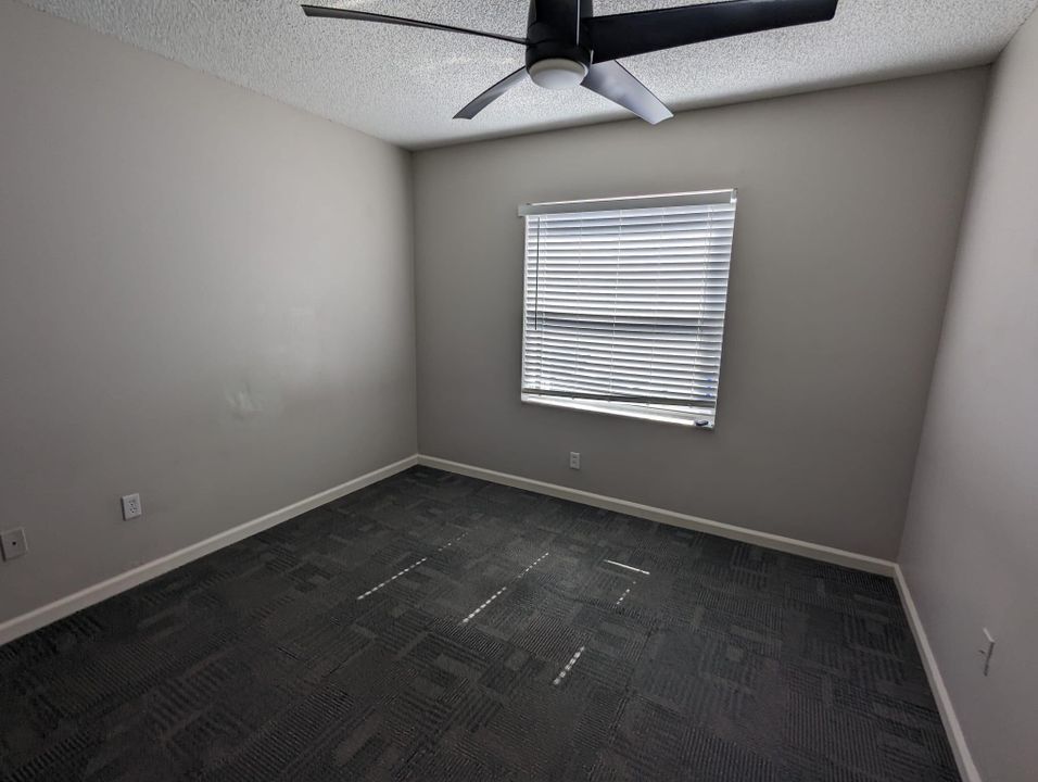 Active With Contract: $4,000 (4 beds, 2 baths, 1982 Square Feet)