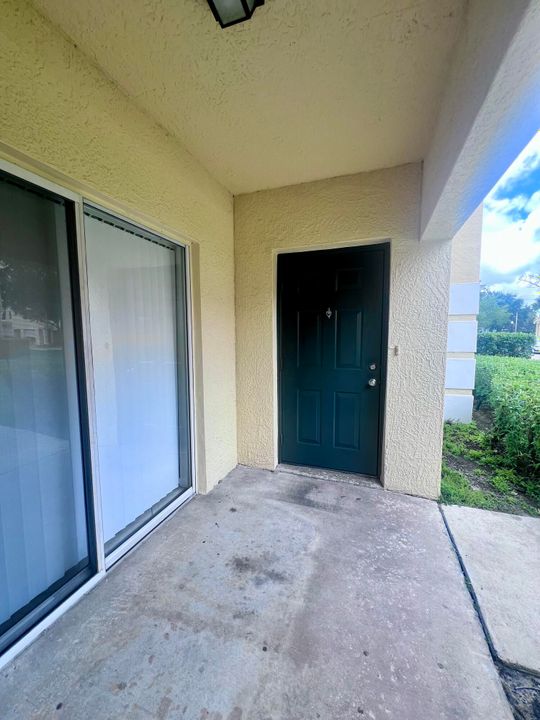 For Rent: $1,850 (2 beds, 2 baths, 1141 Square Feet)