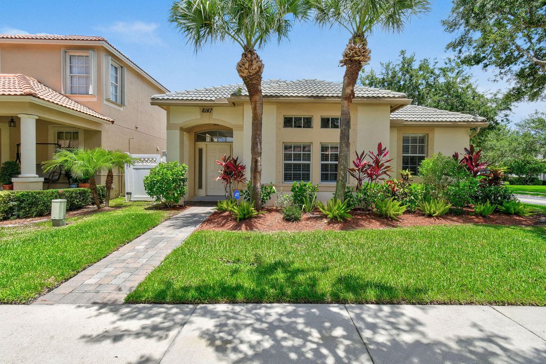 For Sale: $749,000 (3 beds, 2 baths, 2033 Square Feet)