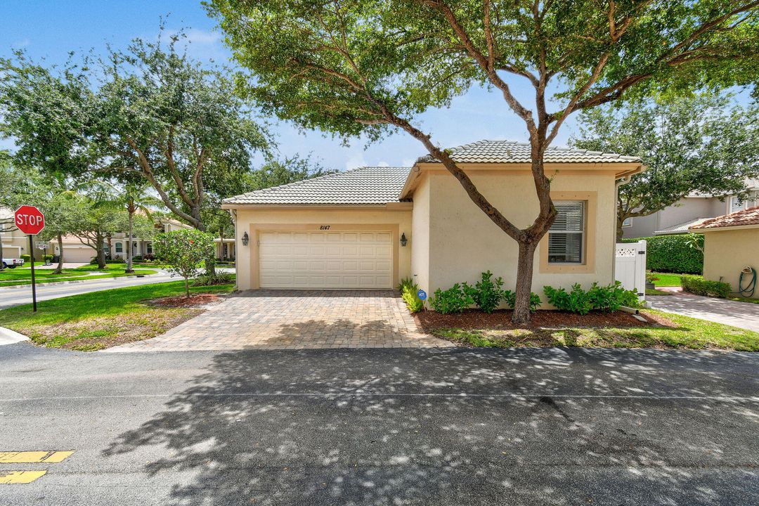 For Sale: $749,000 (3 beds, 2 baths, 2033 Square Feet)