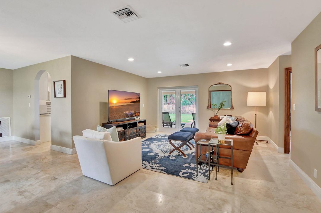 For Sale: $849,900 (2 beds, 2 baths, 1635 Square Feet)