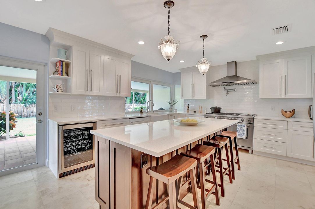 For Sale: $849,900 (2 beds, 2 baths, 1635 Square Feet)