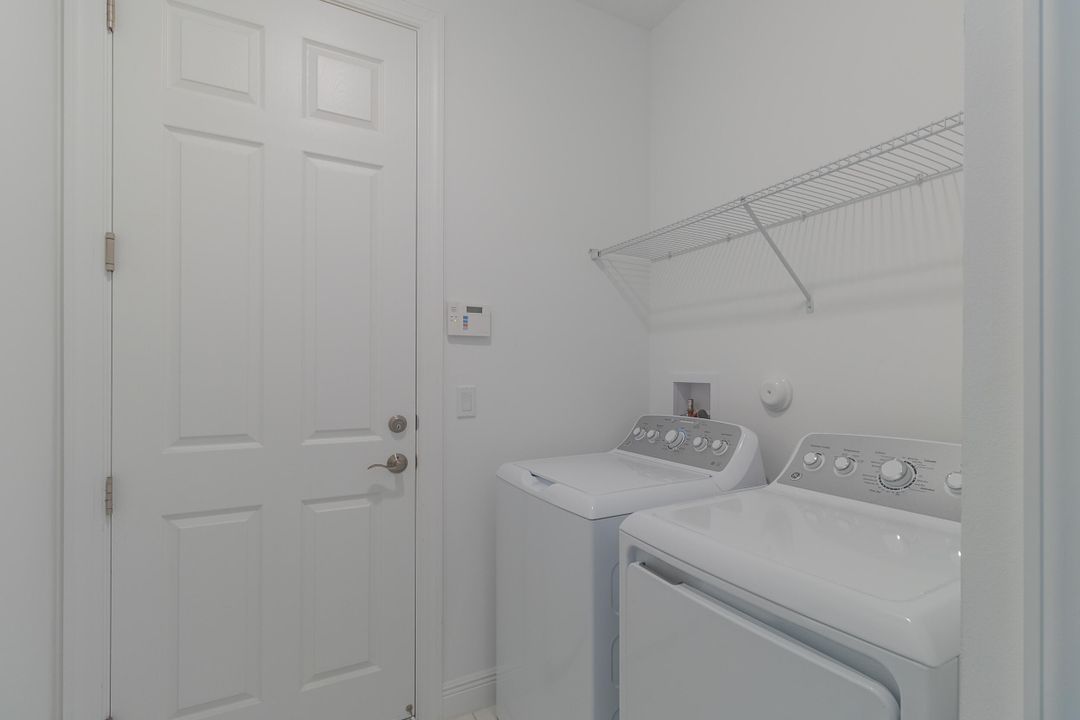 For Sale: $389,900 (2 beds, 2 baths, 1620 Square Feet)