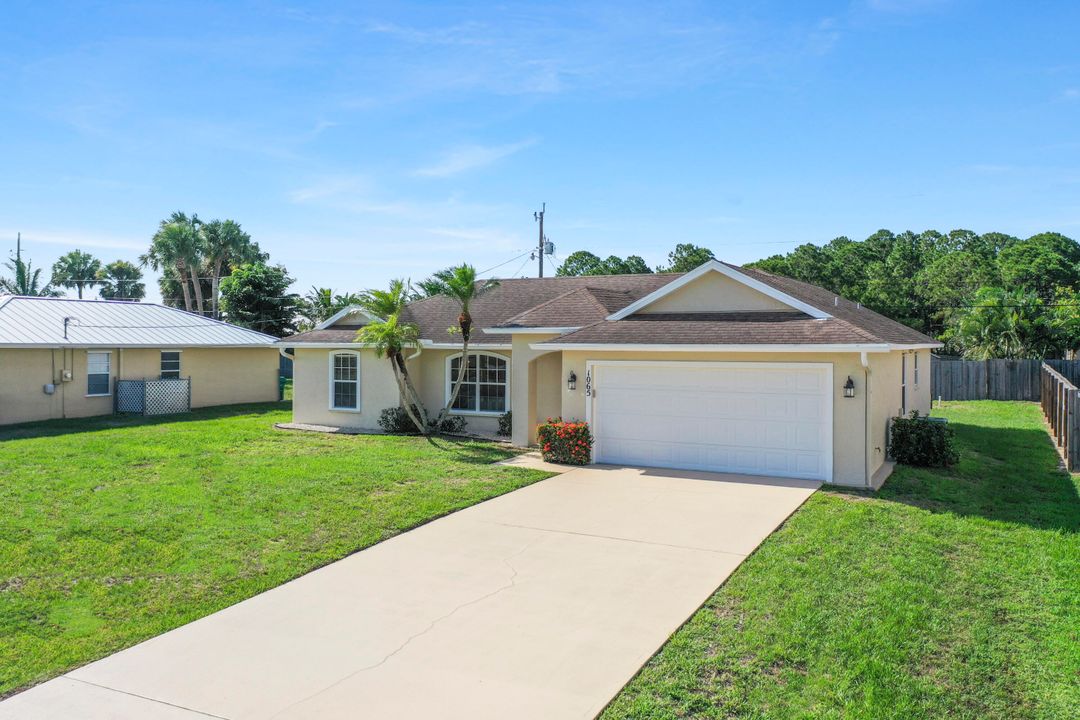 Active With Contract: $345,000 (3 beds, 2 baths, 1412 Square Feet)