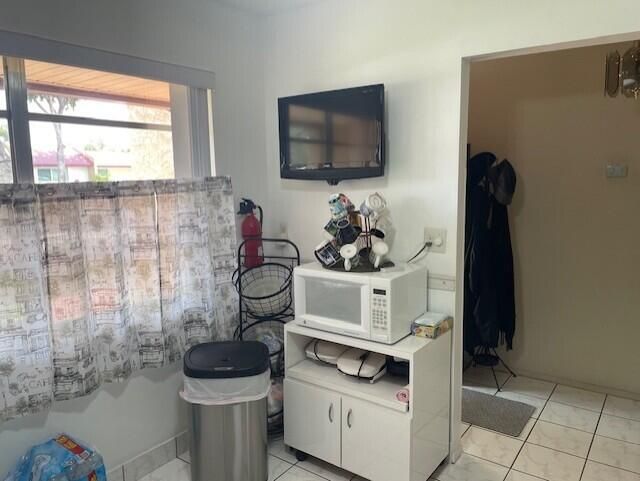 For Sale: $199,900 (2 beds, 2 baths, 1179 Square Feet)
