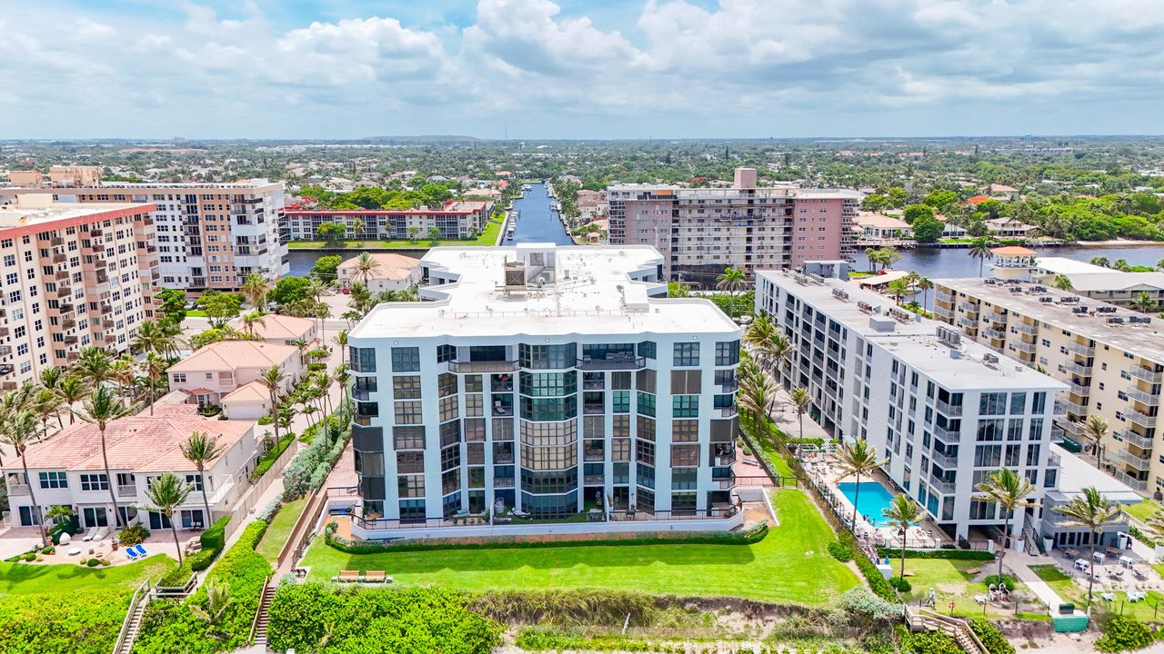 For Sale: $2,740,000 (3 beds, 2 baths, 2500 Square Feet)