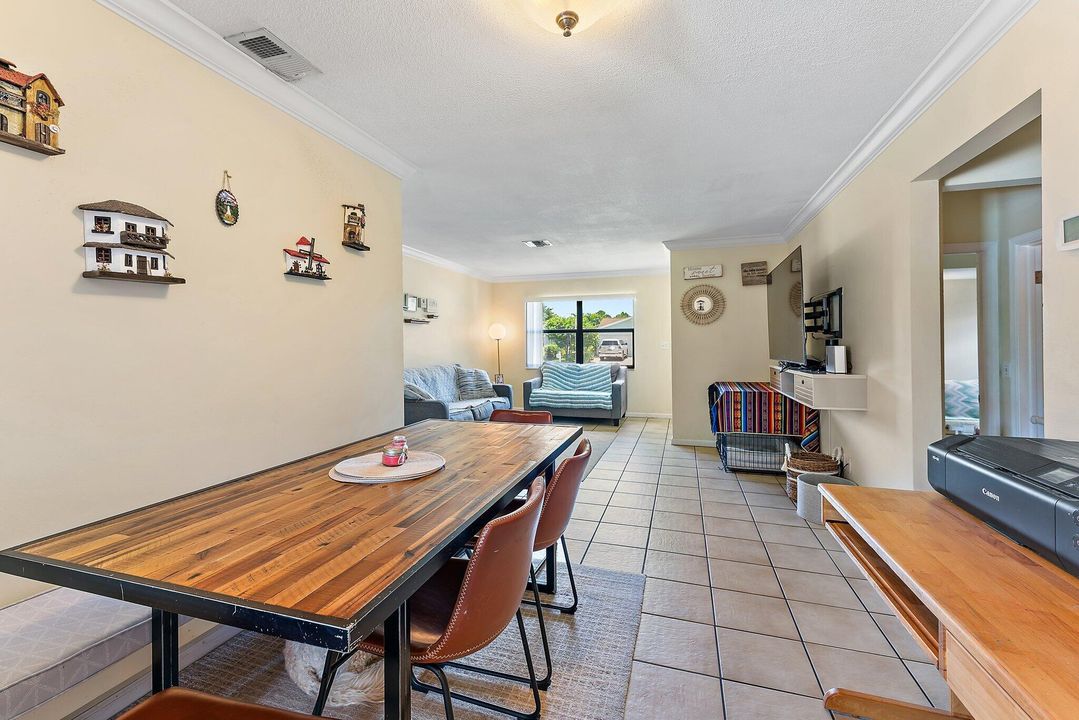 For Sale: $565,000 (4 beds, 2 baths, 1342 Square Feet)