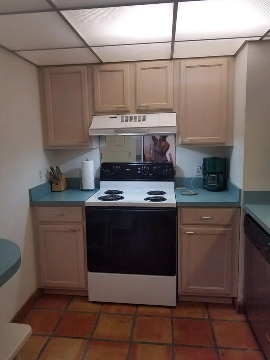 For Rent: $2,400 (2 beds, 2 baths, 1170 Square Feet)