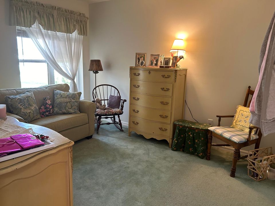 For Sale: $165,000 (2 beds, 2 baths, 1420 Square Feet)