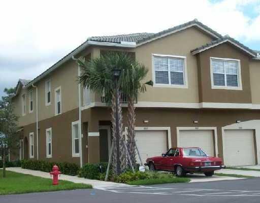 For Rent: $2,200 (3 beds, 2 baths, 1210 Square Feet)