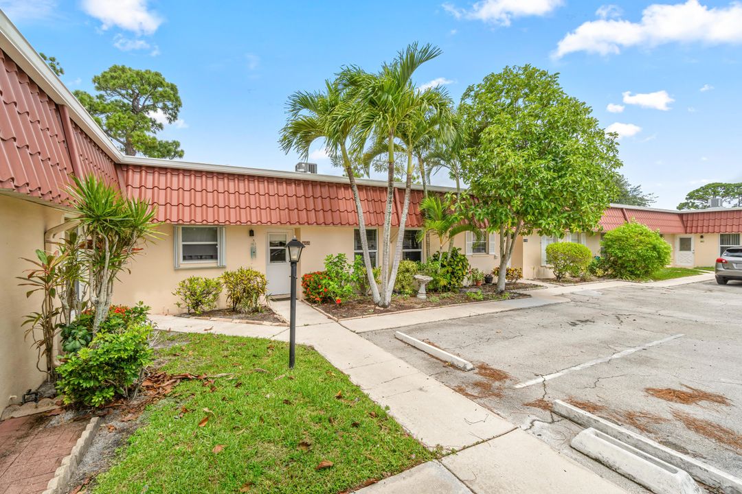 For Sale: $214,000 (2 beds, 2 baths, 1088 Square Feet)