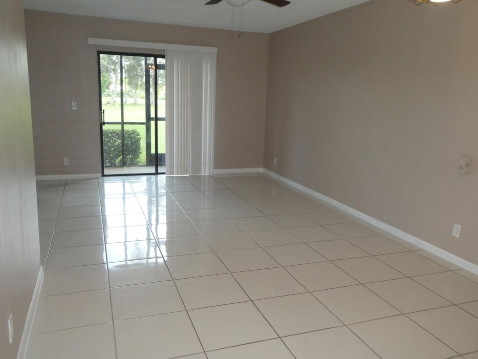 For Rent: $2,000 (2 beds, 2 baths, 790 Square Feet)
