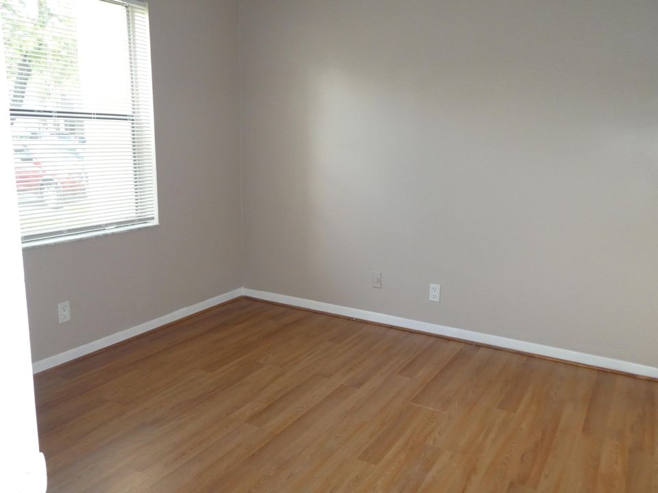 For Rent: $2,000 (2 beds, 2 baths, 790 Square Feet)